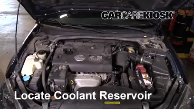 2005 Nissan Altima S 2.5L 4 Cyl. Refrigerante (anticongelante) Controlar nivel de líquido